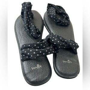 Sanuk Yoga Sling 2 Mat Sandals Size 10 black and lavender polka dot